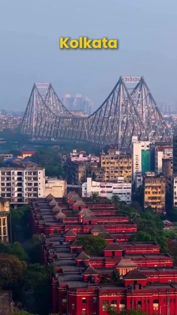 Kolkata City of Joy & Heritage Tour with Santi Ranjan Jodder | Victoria Memorial & Howrah Bridge