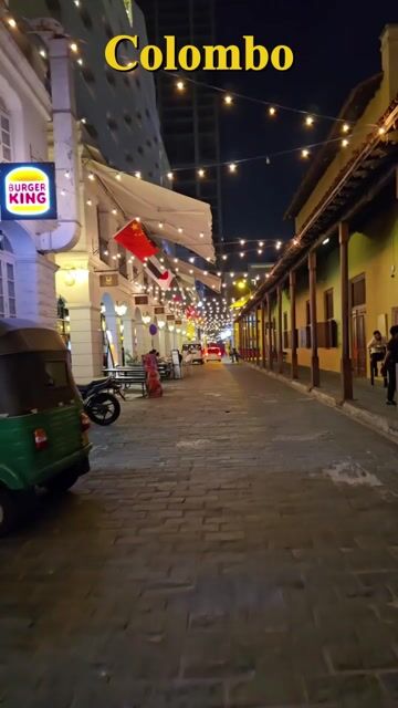 Colombo Colonial Heritage & Galle Face Tour with Thayalan | Gangaramaya & Pettah