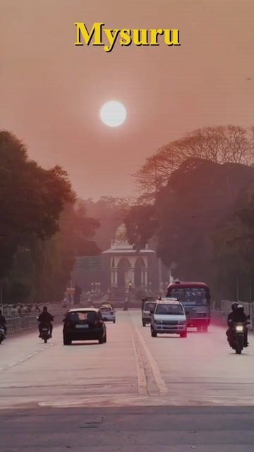 Mysuru Tour Packages | Mysore Palace, Chamundi Hills & Brindavan Gardens