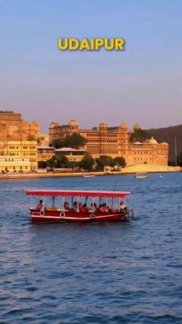 Udaipur Sightseeing Tour | City Palace, Lake Pichola & Royal Heritage Experience