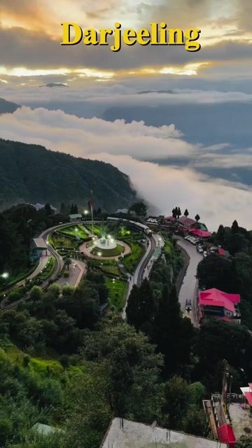 Darjeeling Tour Packages | Tiger Hill, Tea Gardens & Himalayan Heritage Tours