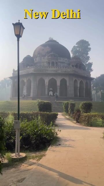 New Delhi Tour Packages | India Gate, Qutub Minar, Lotus Temple & Heritage Tours